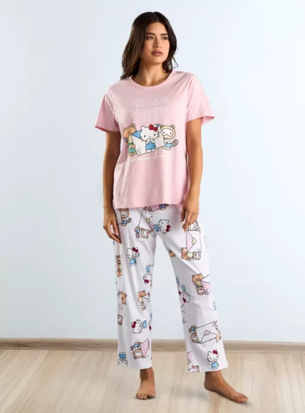 Hello Kitty Print T-shirt and Pyjama Set